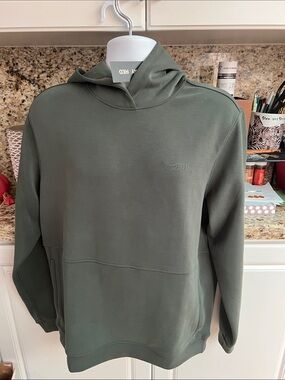 Sun Day Red “Tiger Woods” Pacific Luxe Hoodie Sz Medium NWT